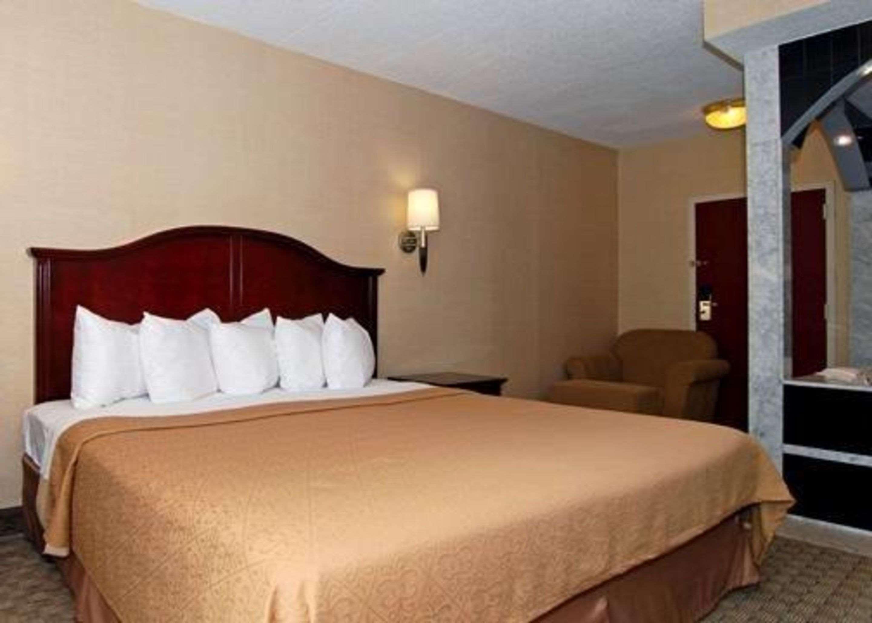 Quality Inn & Suites Bensalem Quarto foto
